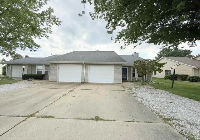 Photo 3 of Condo for sale at 1527 W 31st Street, Marion, IN 46953 | MLS# 202637335 | Listing updated on 2026-09-28