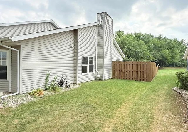 Photo 4 of Condo for sale at 1527 W 31st Street, Marion, IN 46953 | MLS# 202637335 | Listing updated on 2026-09-28