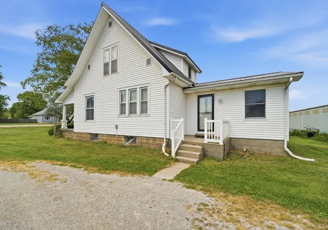 Photo 2 of Manufactured home for sale at 1528 Michigan Rd, Burlington, IN 46915 | MLS# 202637341 | Listing updated on 2026-09-21