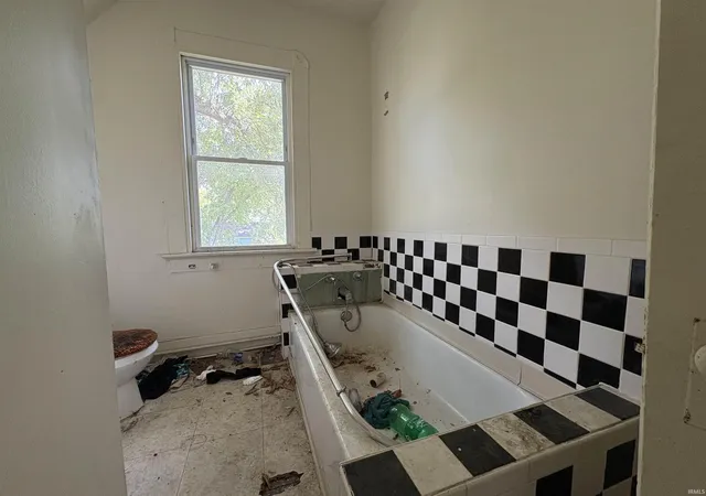 Photo 16 of Manufactured home for sale at 630 E Blackford Ave, Evansville, IN 47713 | MLS# 202637346 | Listing updated on 2026-09-27
