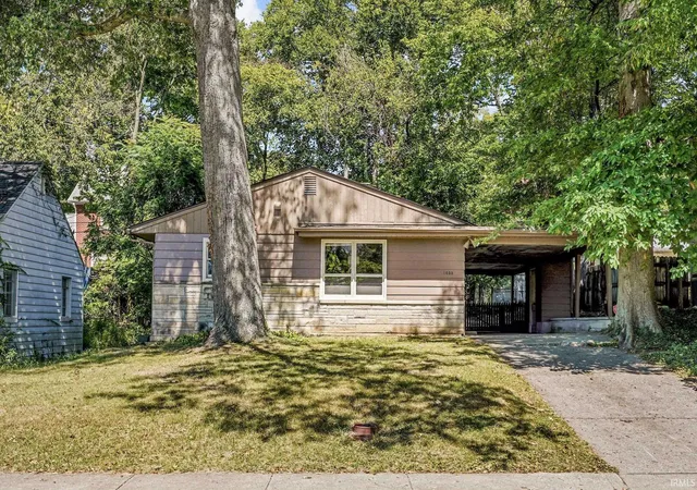 Photo 1 of Manufactured home for sale at 1033 E Maxwell Ln, Bloomington, IN 47401 | MLS# 202637361 | Listing updated on 2026-09-21