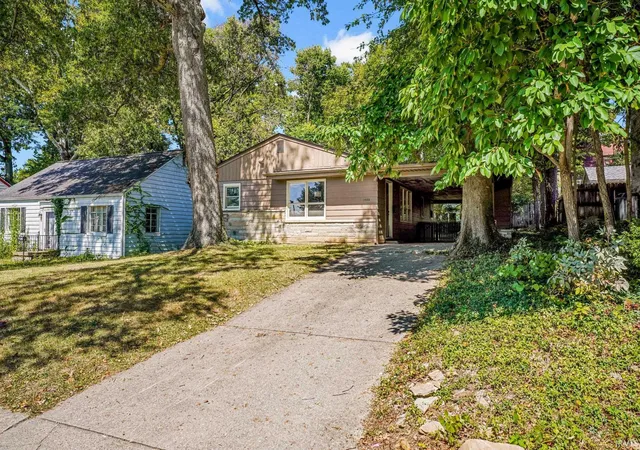 Photo 3 of Manufactured home for sale at 1033 E Maxwell Ln, Bloomington, IN 47401 | MLS# 202637361 | Listing updated on 2026-09-21