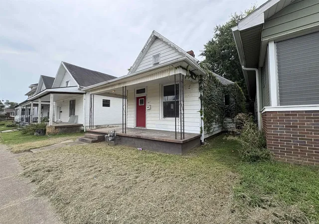 Photo 2 of Manufactured home for sale at 427 S Bedford Ave, Evansville, IN 47713 | MLS# 202637364 | Listing updated on 2026-09-10