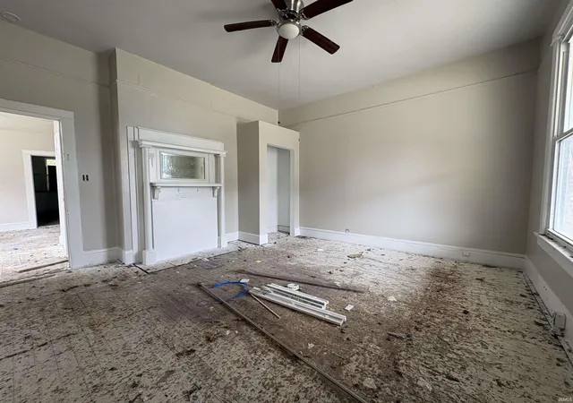Photo 4 of Manufactured home for sale at 427 S Bedford Ave, Evansville, IN 47713 | MLS# 202637364 | Listing updated on 2026-09-10
