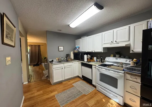 Photo 4 of Sale Pending at 2210 S Laurelwood Cir, Bloomington, IN 47401 | MLS# 202637376 | Listing updated on 2026-09-16