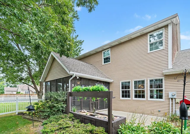 Photo 3 of Manufactured home for sale at 2508 Pin Oak St, Plymouth, IN 46563 | MLS# 202637379 | Listing updated on 2026-09-27
