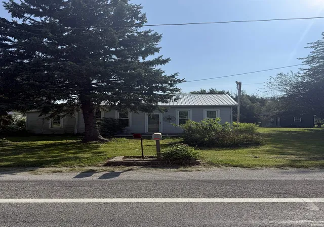 Photo 3 of Manufactured home for sale at 5911 S Sr 1, Bluffton, IN 46714 | MLS# 202637383 | Listing updated on 2026-10-03