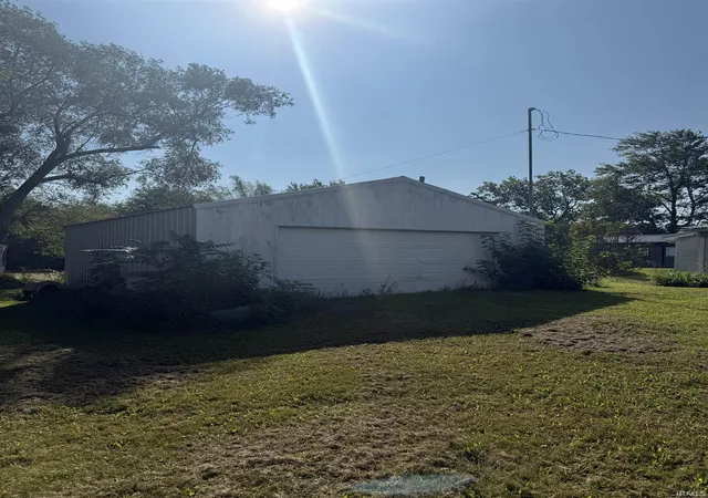 Photo 4 of Manufactured home for sale at 5911 S Sr 1, Bluffton, IN 46714 | MLS# 202637383 | Listing updated on 2026-10-03