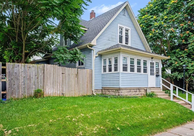 Photo 2 of Manufactured home for sale at 910 Milton St, South Bend, IN 46613 | MLS# 202637384 | Listing updated on 2026-09-22