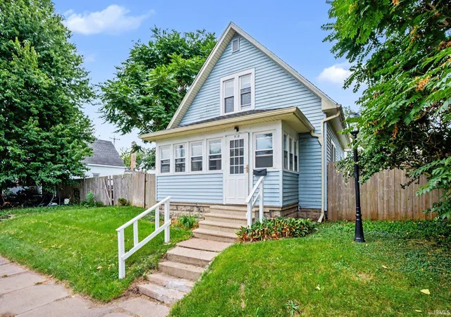 Photo 3 of Manufactured home for sale at 910 Milton St, South Bend, IN 46613 | MLS# 202637384 | Listing updated on 2026-09-22