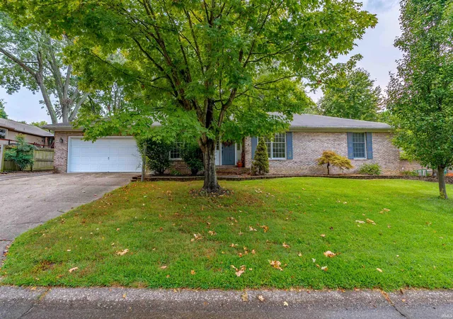 Photo 1 of Sale Pending at 5433 Crestwood Dr, Newburgh, IN 47630 | MLS# 202637387 | Listing updated on 2026-10-08