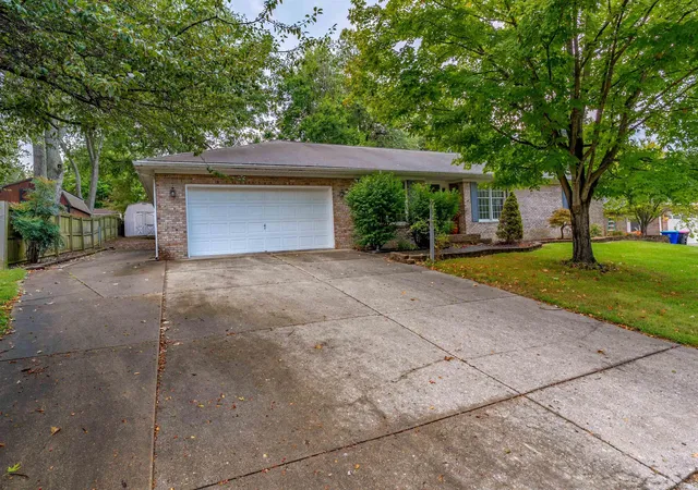 Photo 2 of Sale Pending at 5433 Crestwood Dr, Newburgh, IN 47630 | MLS# 202637387 | Listing updated on 2026-10-08