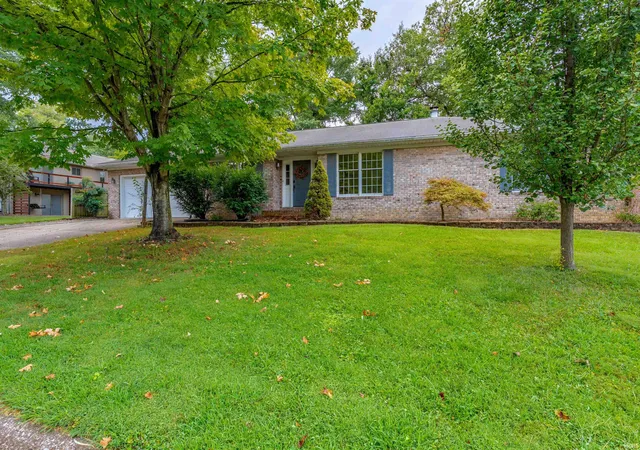 Photo 3 of Sale Pending at 5433 Crestwood Dr, Newburgh, IN 47630 | MLS# 202637387 | Listing updated on 2026-10-08
