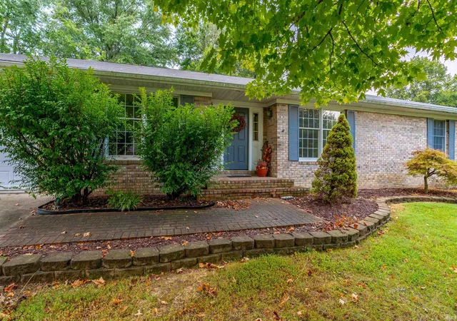Photo 3 of Sale Pending at 5433 Crestwood Dr, Newburgh, IN 47630 | MLS# 202637387 | Listing updated on 2026-10-08