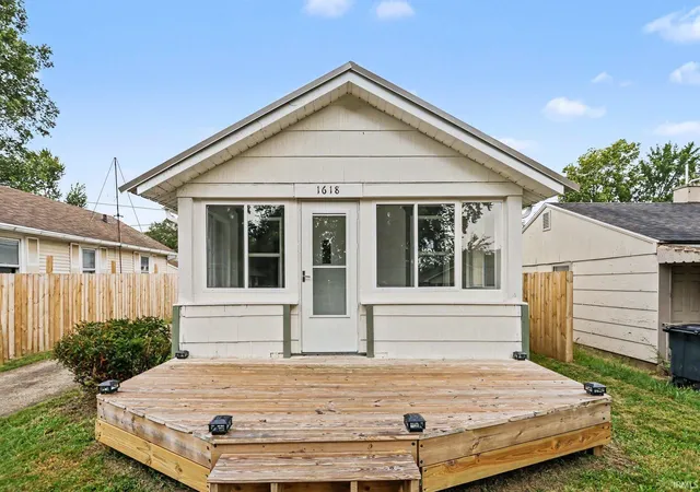 Photo 1 of Sale Pending at 1618 E Fox St, South Bend, IN 46613 | MLS# 202637391 | Listing updated on 2026-09-28