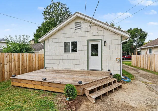 Photo 3 of Sale Pending at 1618 E Fox St, South Bend, IN 46613 | MLS# 202637391 | Listing updated on 2026-09-28