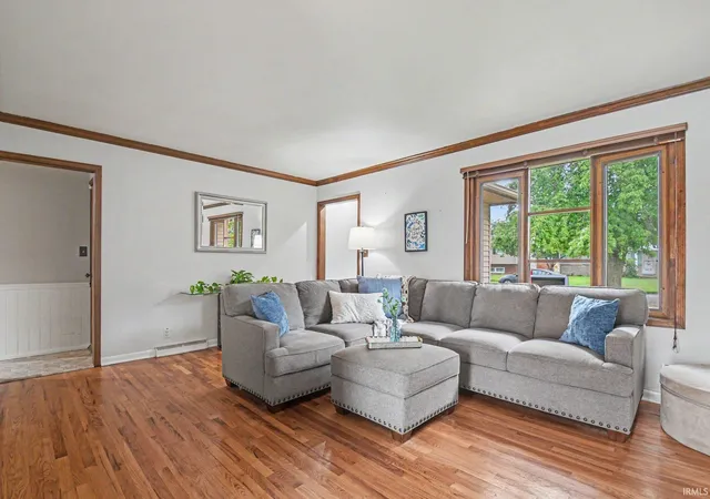 Photo 2 of Sale Pending at 1637 Gordon Dr, South Bend, IN 46635 | MLS# 202637397 | Listing updated on 2026-10-19