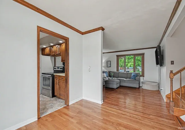 Photo 3 of Sale Pending at 1637 Gordon Dr, South Bend, IN 46635 | MLS# 202637397 | Listing updated on 2026-10-19