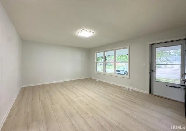 Photo 2 of Manufactured home for sale at 810 Westminster Ln, Kokomo, IN 46901 | MLS# 202637406 | Listing updated on 2026-09-10