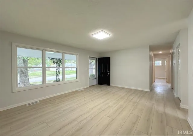 Photo 4 of Manufactured home for sale at 810 Westminster Ln, Kokomo, IN 46901 | MLS# 202637406 | Listing updated on 2026-09-10