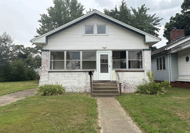 Manufactured home for sale at 840 Jackson Ave, Evansville, IN 47713 | MLS# 202637442
