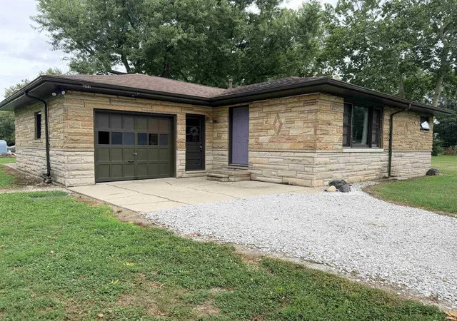 Photo 3 of Manufactured home for sale at 6113 S Jay St, Marion, IN 46953 | MLS# 202637446 | Listing updated on 2026-09-11
