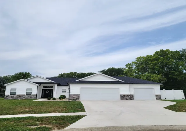 Manufactured home for sale at 803 S Willow Cvs, South Whitley, IN 46787 | MLS# 202637448