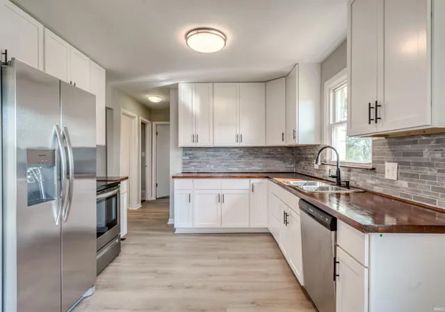 Photo 4 of Manufactured home for sale at 707 Wessel Ln, Evansville, IN 47712 | MLS# 202637453 | Listing updated on 2026-09-10