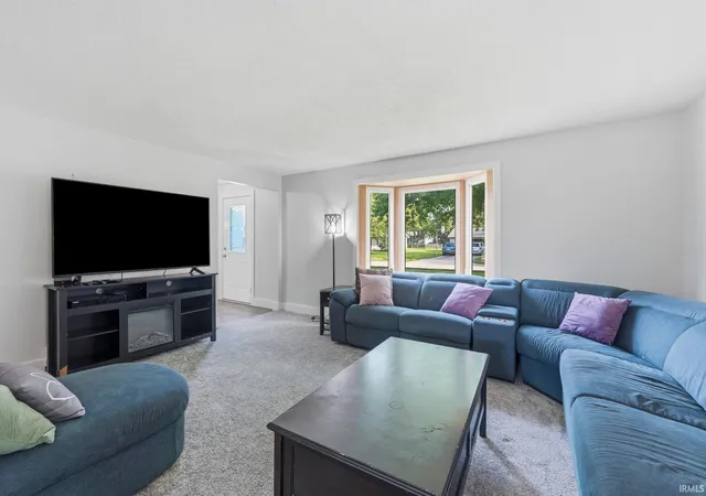Photo 3 of Manufactured home for sale at 1833 Apollo Dr, Huntertown, IN 46748 | MLS# 202637457 | Listing updated on 2026-10-04