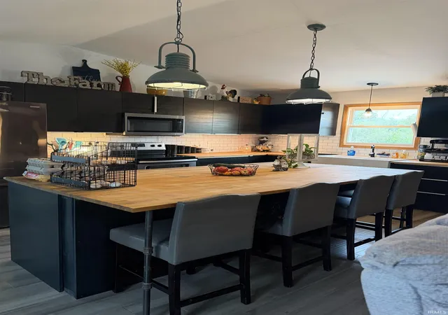 Photo 3 of Manufactured home for sale at 3338 W County Rd 25 N, Petersburg, IN 47567 | MLS# 202637463 | Listing updated on 2026-09-14
