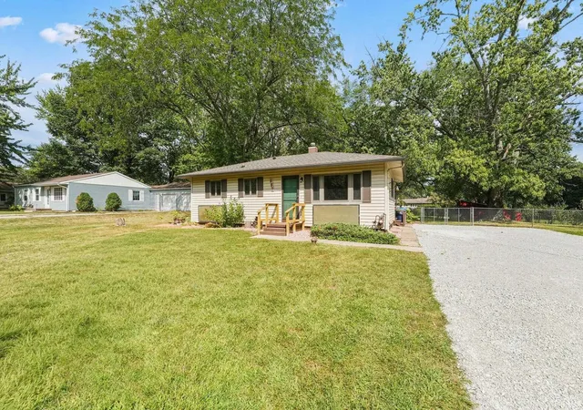 Photo 2 of Manufactured home for sale at 103 Ramar Dr, Warsaw, IN 46580 | MLS# 202637469 | Listing updated on 2026-09-15
