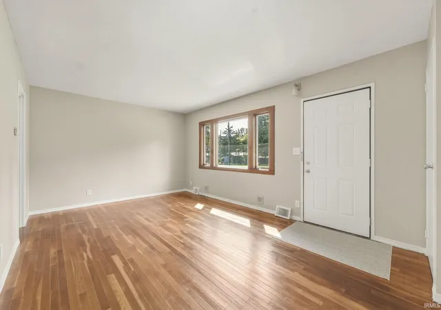 Photo 3 of Manufactured home for sale at 103 Ramar Dr, Warsaw, IN 46580 | MLS# 202637469 | Listing updated on 2026-09-15