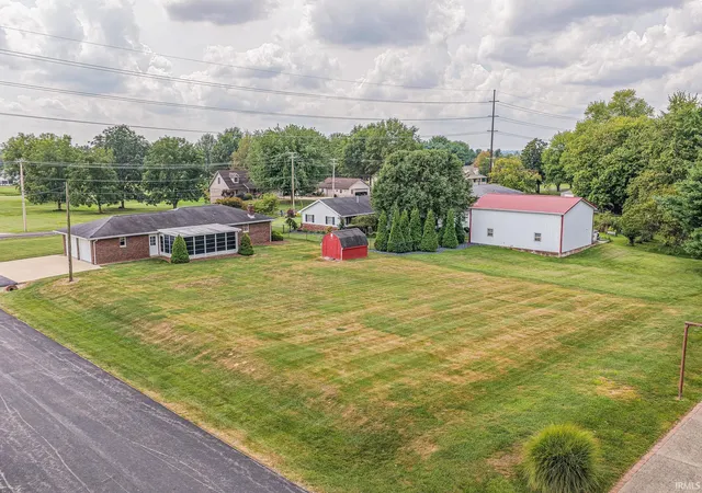 Photo 2 of Manufactured home for sale at 372 E Sunset Dr, Huntingburg, IN 47542 | MLS# 202637475 | Listing updated on 2026-09-17