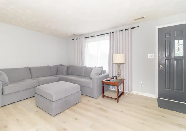 Photo 3 of Manufactured home for sale at 544 E County Rd 300 S, New Castle, IN 47362 | MLS# 202637504 | Listing updated on 2026-09-16