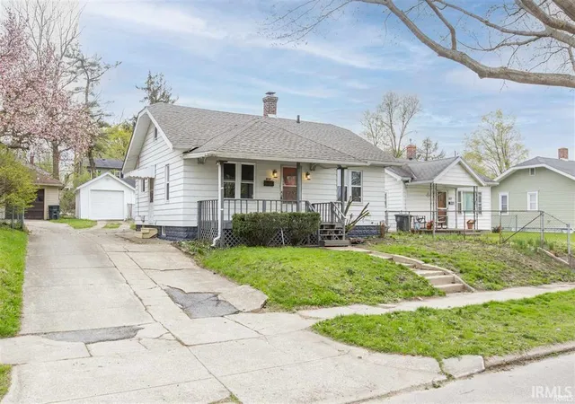 Photo 1 of Sale Pending at 814 E Eckman St, South Bend, IN 46614 | MLS# 202637505 | Listing updated on 2026-09-21
