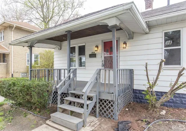 Photo 2 of Sale Pending at 814 E Eckman St, South Bend, IN 46614 | MLS# 202637505 | Listing updated on 2026-09-21