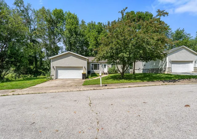 Photo 2 of Manufactured home for sale at 4222 W Curry Ct, Bloomington, IN 47403 | MLS# 202637509 | Listing updated on 2026-09-18