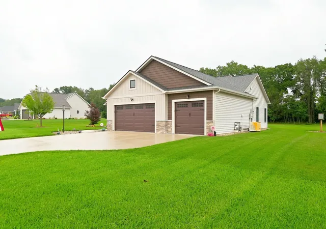 Photo 2 of Manufactured home for sale at 100 Dolby Way, Angola, IN 46703 | MLS# 202637517 | Listing updated on 2026-09-14