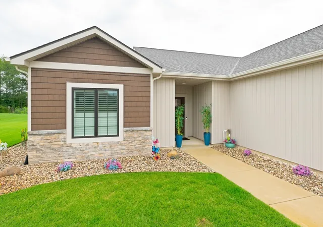 Photo 3 of Manufactured home for sale at 100 Dolby Way, Angola, IN 46703 | MLS# 202637517 | Listing updated on 2026-09-14
