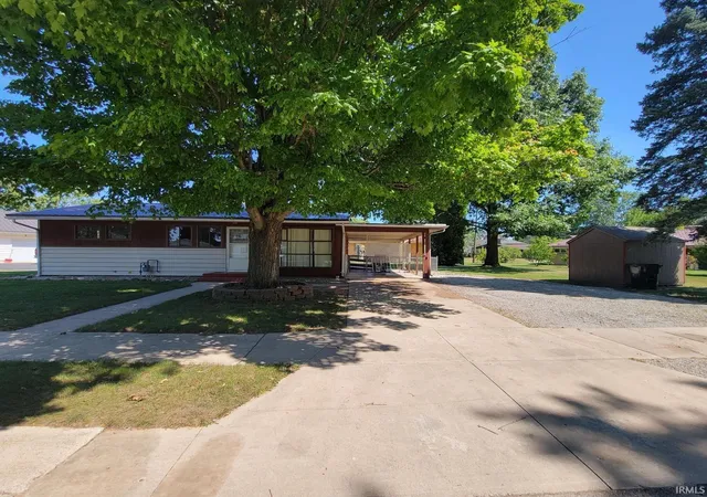 Manufactured home for sale at 1603 Sunset Ct, Rochester, IN 46975 | MLS# 202637518
