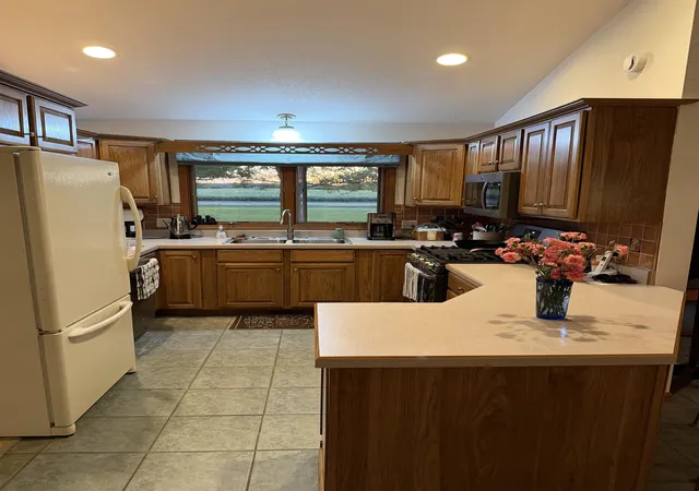 Photo 2 of Manufactured home for sale at 950 N 100 East Rd, Angola, IN 46703 | MLS# 202637533 | Listing updated on 2026-09-16
