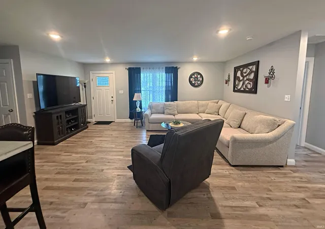 Photo 2 of Manufactured home for sale at 907 Longfellow Dr, Washington, IN 47501 | MLS# 202637538 | Listing updated on 2026-09-11