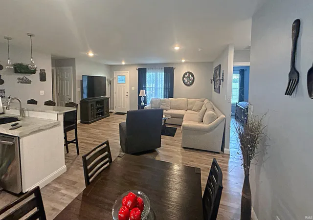 Photo 2 of Manufactured home for sale at 907 Longfellow Dr, Washington, IN 47501 | MLS# 202637538 | Listing updated on 2026-09-11