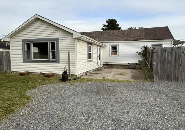 Photo 2 of Manufactured home for sale at 8746 W Us Hwy 40, Knightstown, IN 46148 | MLS# 202637542 | Listing updated on 2026-09-11