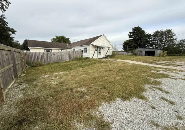 Photo 3 of Manufactured home for sale at 8746 W US Hwy 40, Knightstown, IN 46148 | MLS# 202637542 | Listing updated on 2026-09-11