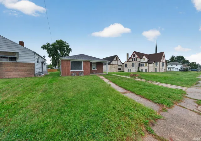 Photo 3 of Sale Pending at 221 Haney Ave, South Bend, IN 46613 | MLS# 202637543 | Listing updated on 2026-09-14