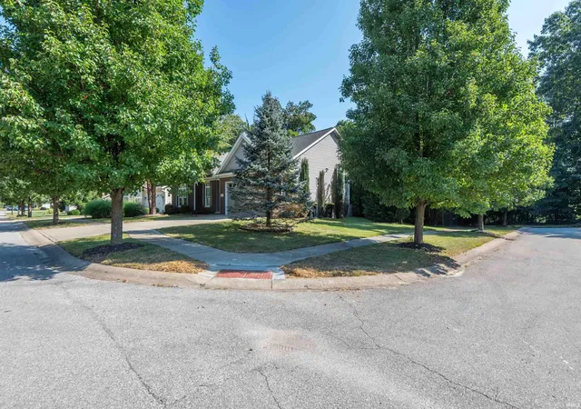 Photo 3 of Manufactured home for sale at 4739 E Donington Dr, Bloomington, IN 47401 | MLS# 202637548 | Listing updated on 2026-09-13