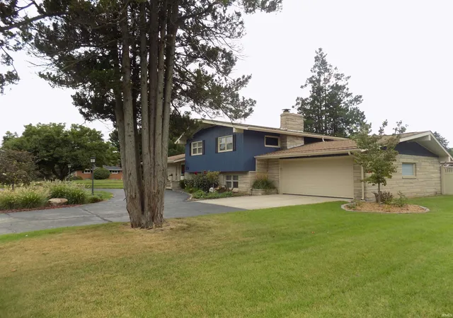 Photo 2 of Sale Pending at 3400 Wood St, Elkhart, IN 46516 | MLS# 202637555 | Listing updated on 2026-09-14
