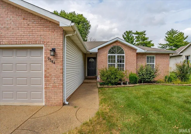 Photo 3 of Sale Pending at 9544 Rabbit Run Dr, Newburgh, IN 47630 | MLS# 202637565 | Listing updated on 2026-10-21