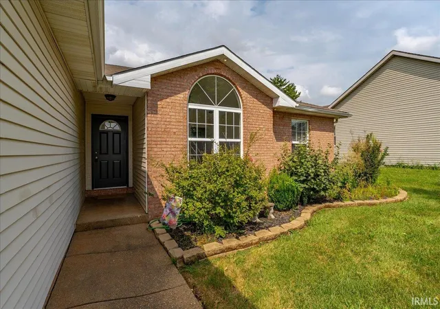 Photo 4 of Sale Pending at 9544 Rabbit Run Dr, Newburgh, IN 47630 | MLS# 202637565 | Listing updated on 2026-10-21